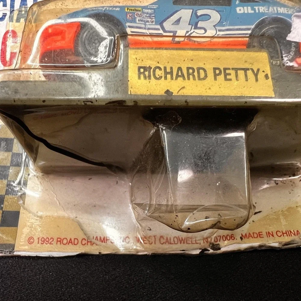 Road Champs Richard Petty Stock Car 1/64 Blue Fair 1992 STP Pontiac Grand Prix